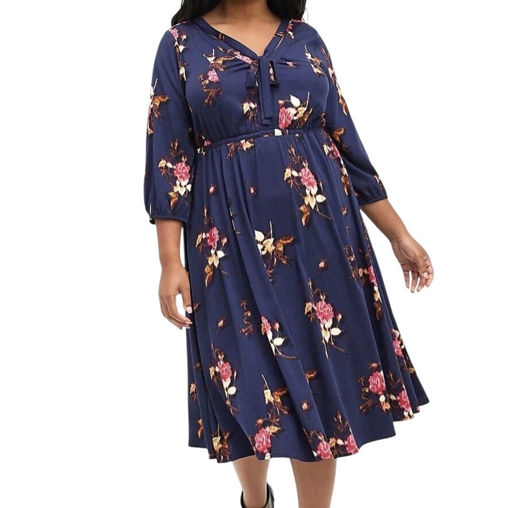 Torrid Midi Dress Women's Size 3 Plus Floral Pockets Cóctel Resort Elastic Waist